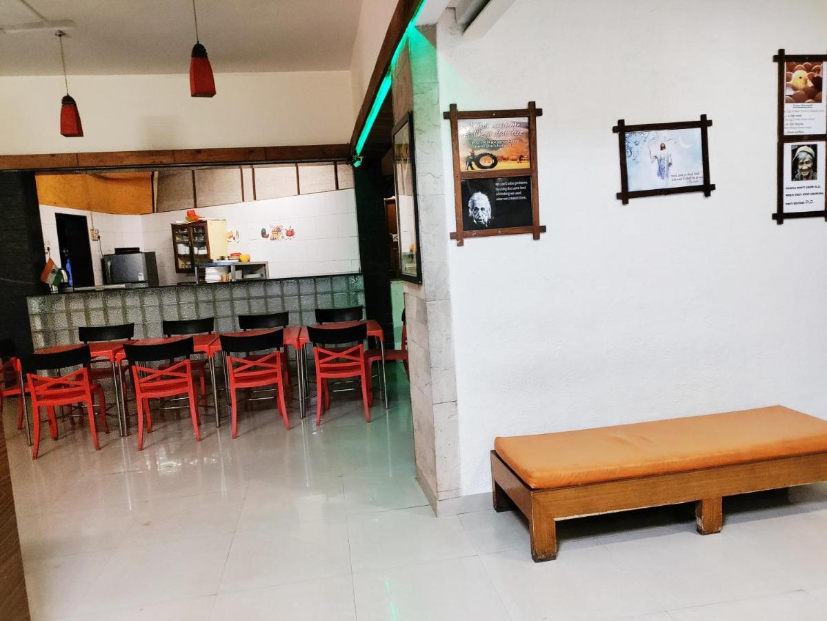 Hotel Lions Den Lonavla Exterior foto