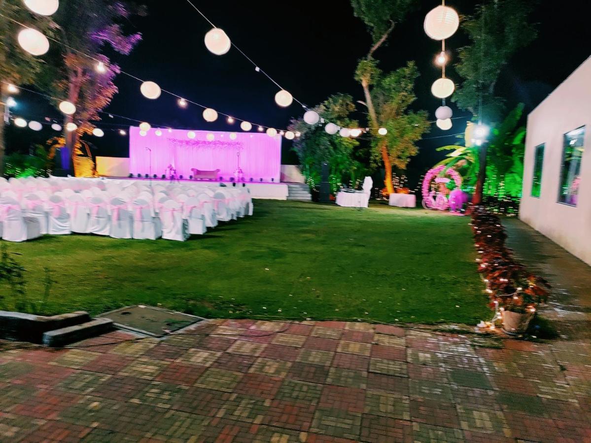 Hotel Lions Den Lonavla Exterior foto
