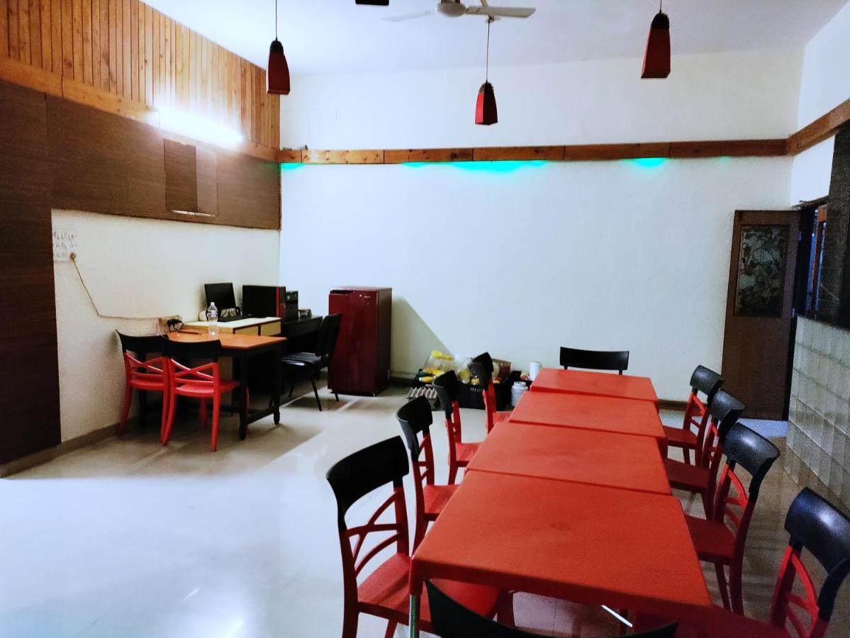 Hotel Lions Den Lonavla Exterior foto